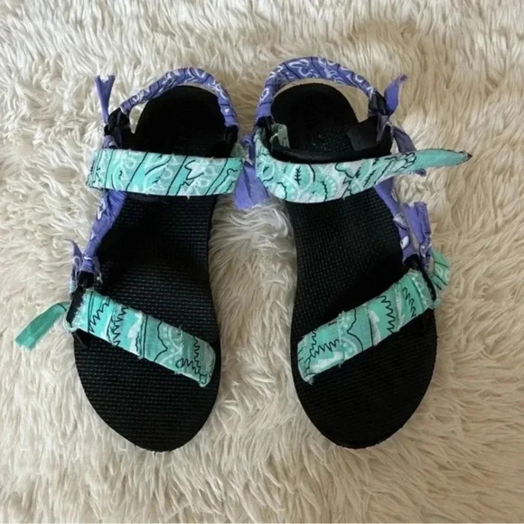 ARIZONA LOVE Trekky Bandana Sandals in Blue and Purple - Picture 7 of 9